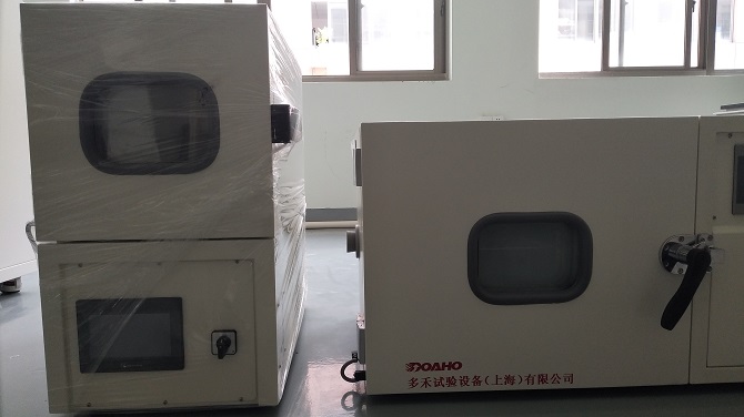 桌上型恒温恒湿箱