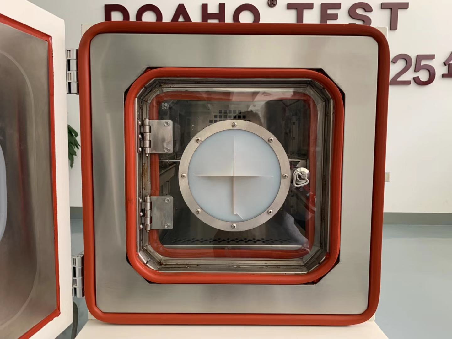 小型恒温恒湿箱