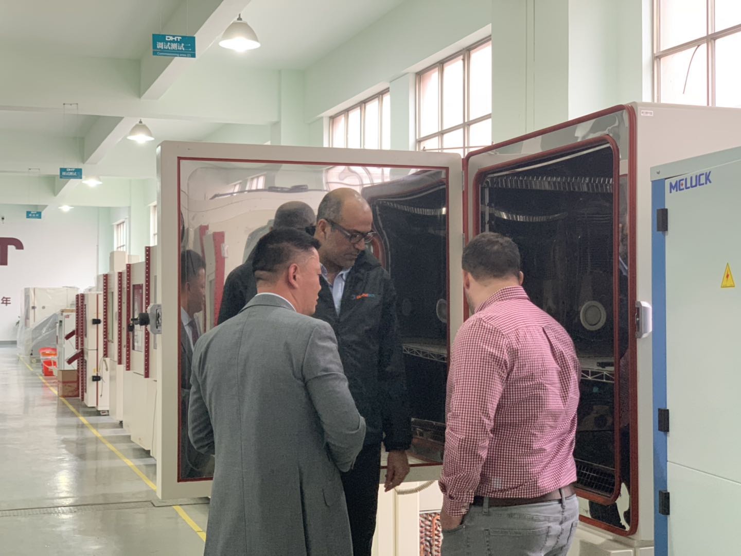 高低温湿热试验箱