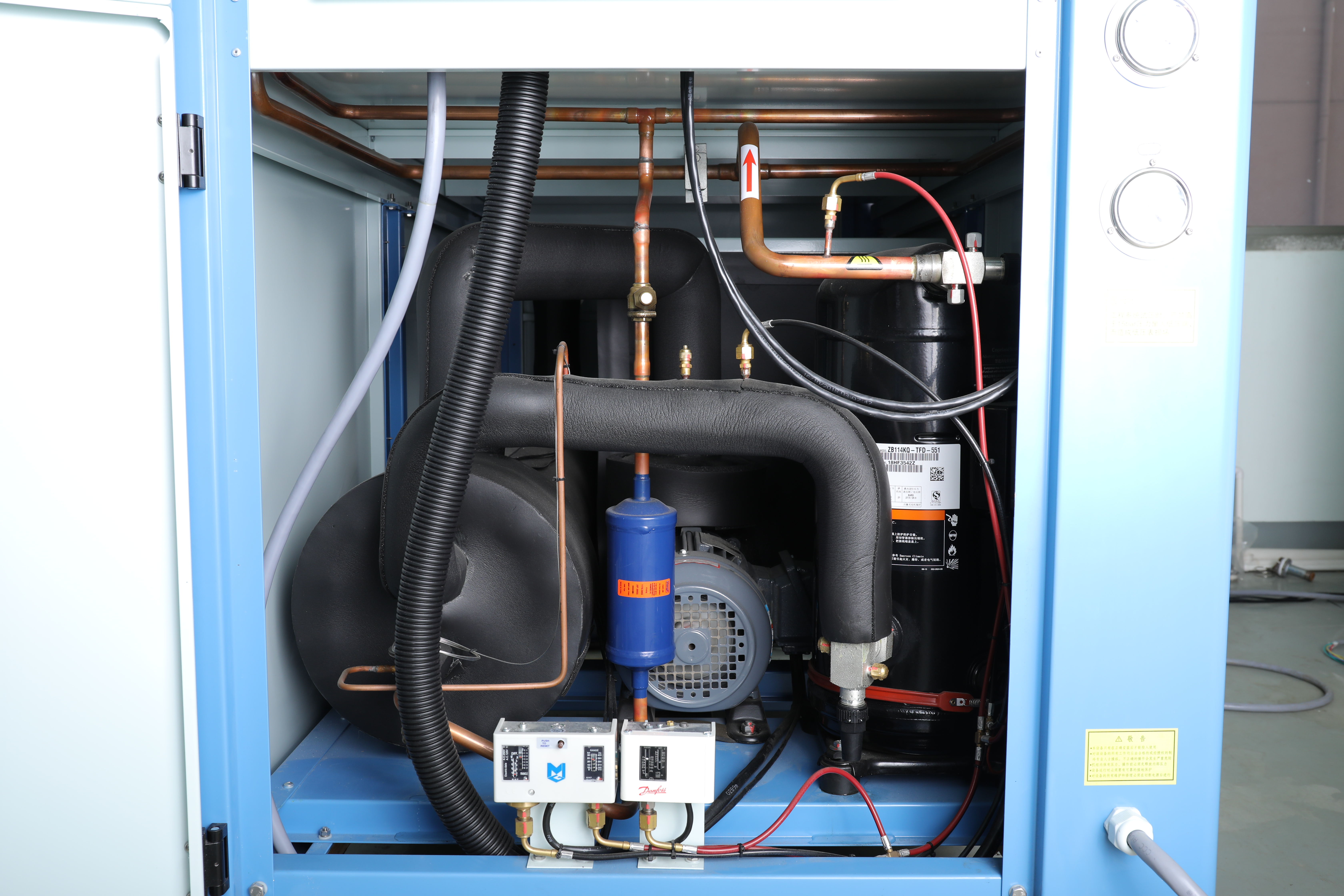 高低温湿热试验箱