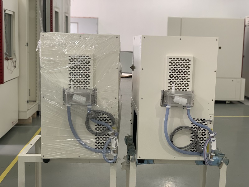 桌上型恒温恒湿箱